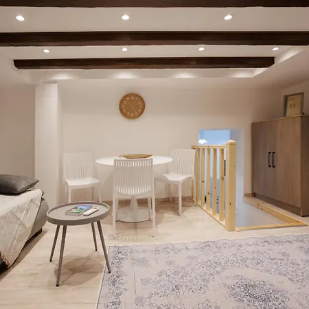 Spianada Ground Floor Next To Liston Corfu (city)