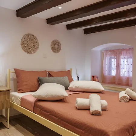 Spianada Ground Floor Next To Liston * Corfu (city)